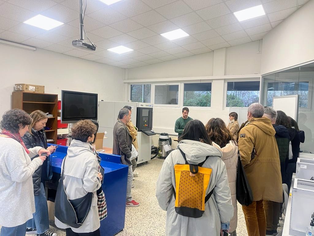 BizkaiaEmpresa's tweet photo. #BizkaiaEgiten
Hoy sesión técnica #BizkaiaOrekanSakonduzen
En campus @zulaibararratia, compartiendo experiencias sobre el rol que las #agencias de promoción económica #locales y #comarcales tienen en la dinamización de los espacios de actividad económica industrial https://t.co/e6n3QrQqKS