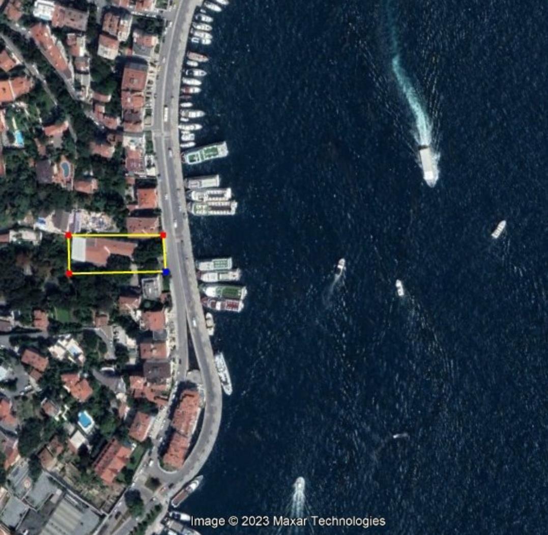 İstanbul Boğazı'ndaki Korkmaz Yiğit Anadolu Lisesi, depreme dayanıksız olduğu için tahliye edildi.

İş İnsanı Korkmaz Yiğit’in okulu yeniden yaptırma teklifi Kaymakamlık tarafından “orada okul olmaz” denilerek reddedildi.