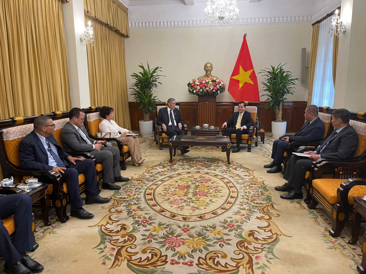 MIURD's tweet photo. Cancillería Vietnam se muestra dispuesta a gestionar apoyo Comunidad Internacional para Haití.

Más en: https://t.co/YyLbI8YgbS https://t.co/B7QBc5Ku74