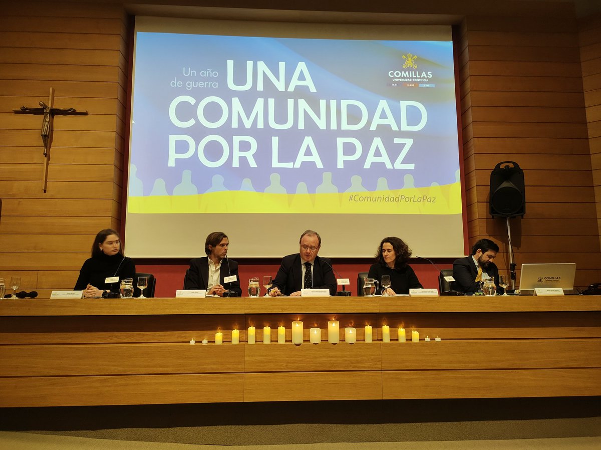 🔴 Hoy estamos desde <a href="/UCOMILLAS/">Universidad Pontificia Comillas</a> en la mesa de encuentro 'Un año de guerra, Una comunidad por la paz' con la participación de nuestro compañero Pablo Funes, coordinador de Cooperación junto a nuestra compañera Macarena Úbeda coordinadora de Acogida y Social de <a href="/pueblos_unidos/">Pueblos Unidos</a>