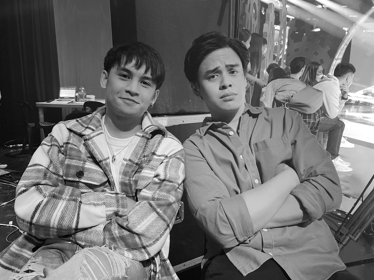 rexmuii's tweet photo. #BaSag Bromance 🙏🙏 CHOS
#MCIMabuhayKaRizal https://t.co/ui6Am3CH9N