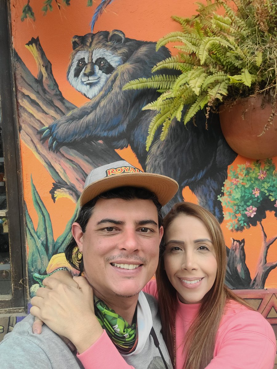 felvarbirding's tweet photo. Desde Raquira, la capital artesana de Colombia, en el Departamento de Boyaca, celebramos el día internacional para la protección del oso andino
Especie carismática, amenazada, emblemática y único oso para Sudamérica, un honor poder disfrutar de esta maravilla de la naturaleza https://t.co/BKE8sA3jYJ