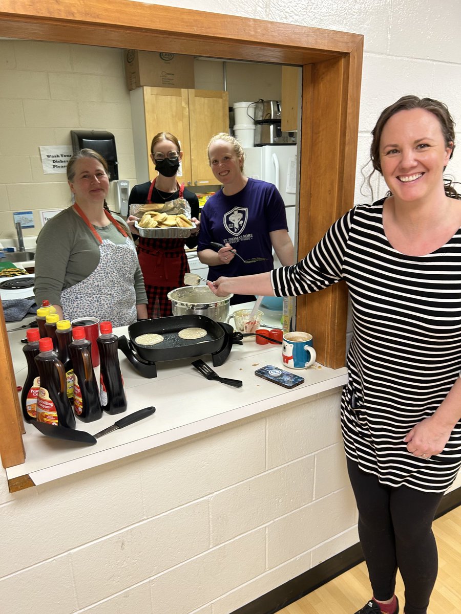 This group made pancakes for 221 kids - with a smile on their faces until the very end! ⁦<a href="/alcdsb/">ALCDSB</a>⁩
