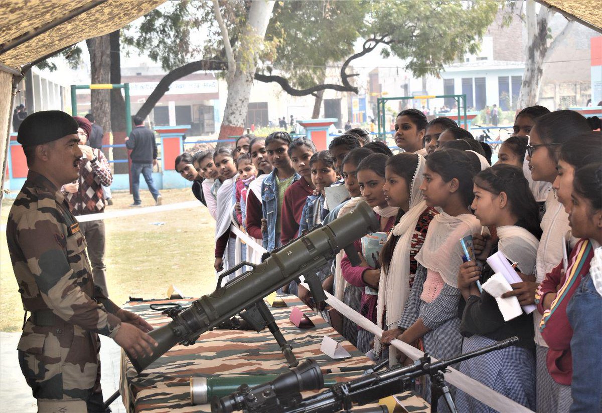 SWComd_IA's tweet photo. “Warriors are not born,they are primed in the Indian Army”
Youth of Senior Secondary School, Bucho Mandi
given a motivational talk and inputs on opportunities in the #IndianArmy by the team of #Fasaite Battalion.
#BlackChargerBrigade
#SaptashaktiStudentOutreachCampaign
@adgpi https://t.co/krdjytrvw6