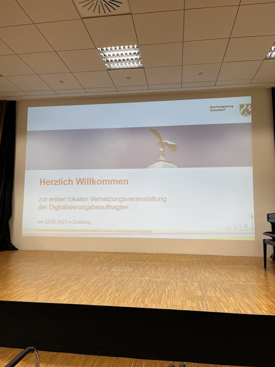 Hier bin ich jetzt. Habe aber gerade eben (!) per E-Mail die Absage für die Fortbildung dazu bekommen. 🙈🤪
Bin etwas verstimmt. 
Wie lief/läuft es bei euch? 
#twlz #digitalisierungsbeauftragte