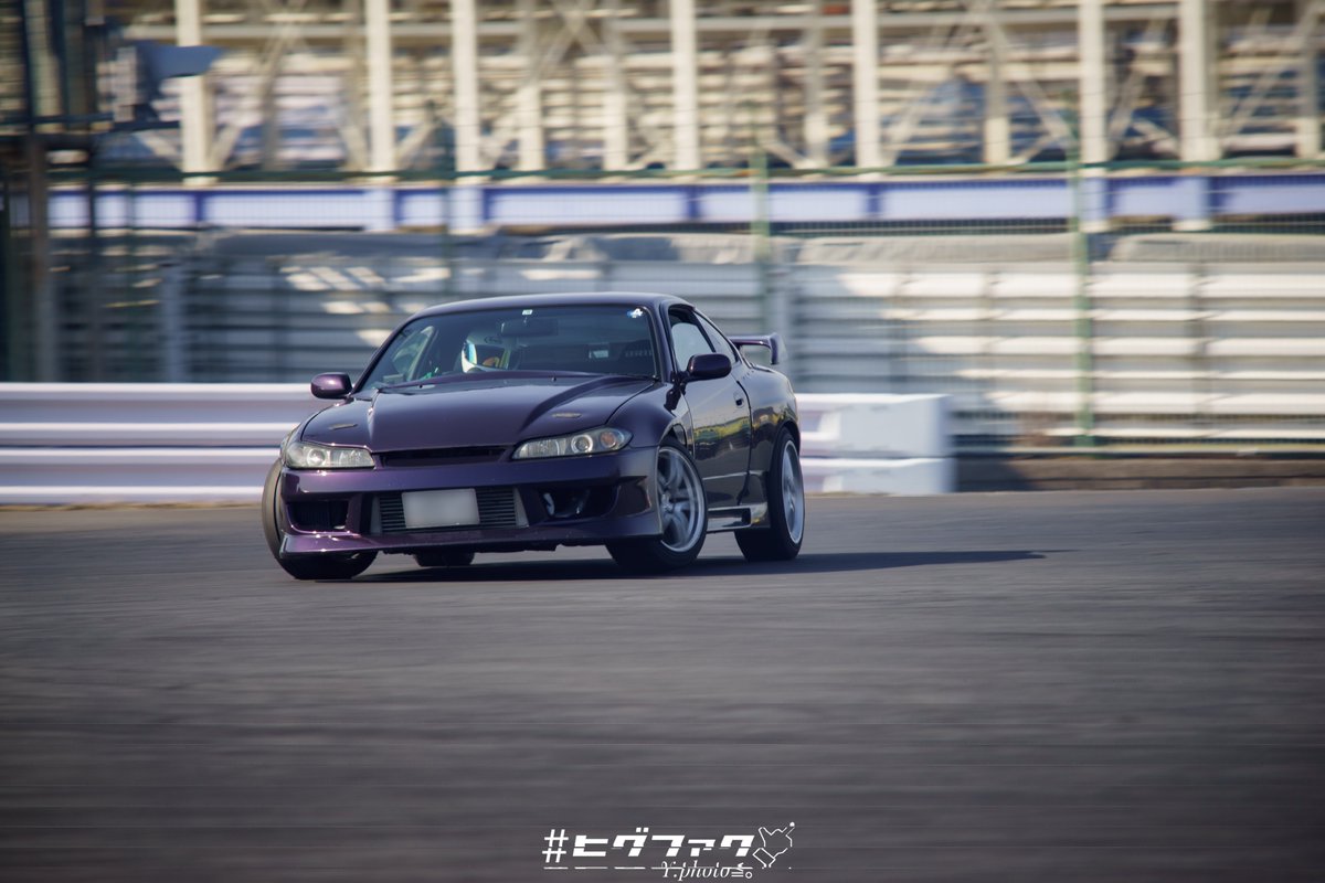 SILVIA_R3274's tweet photo. さてさて、この前のヒコさん走行会の写真が集まったのでアップ
迫力出すのにハイフライ使ったけど全然煙出てない🤣
路面が合わないのかな?🤔
今回からヘルメットを変えてそれっぽく見えかな?
撮ってくださった方ありがとうございました📸
#あいびり
#アイビリ
#Aivil’s
#ヒコ走
タグ合ってる? https://t.co/R5tRoLSzgG