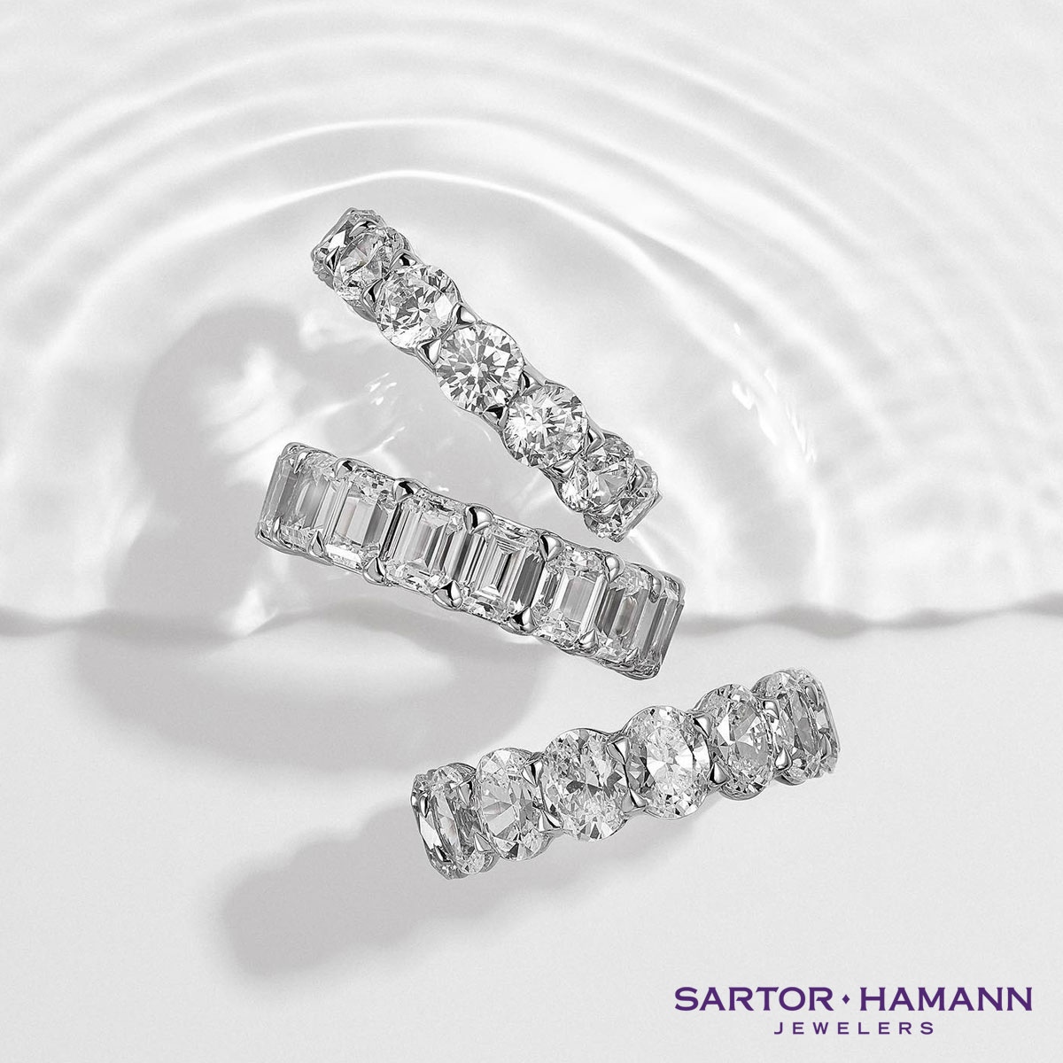 SartorHamann's tweet image. Eternity bands are not only 𝙚𝙮𝙚-𝙥𝙡𝙚𝙖𝙨𝙞𝙣𝙜 from every angle, but also 𝙚𝙖𝙨𝙮 𝙩𝙤 𝙬𝙚𝙖𝙧 all day long.

Click here for more options:  sartorhamann.com/designers/a-ja…

#RingStack #EternityBand #InfinityRing #WeddingBand #DiamondBand