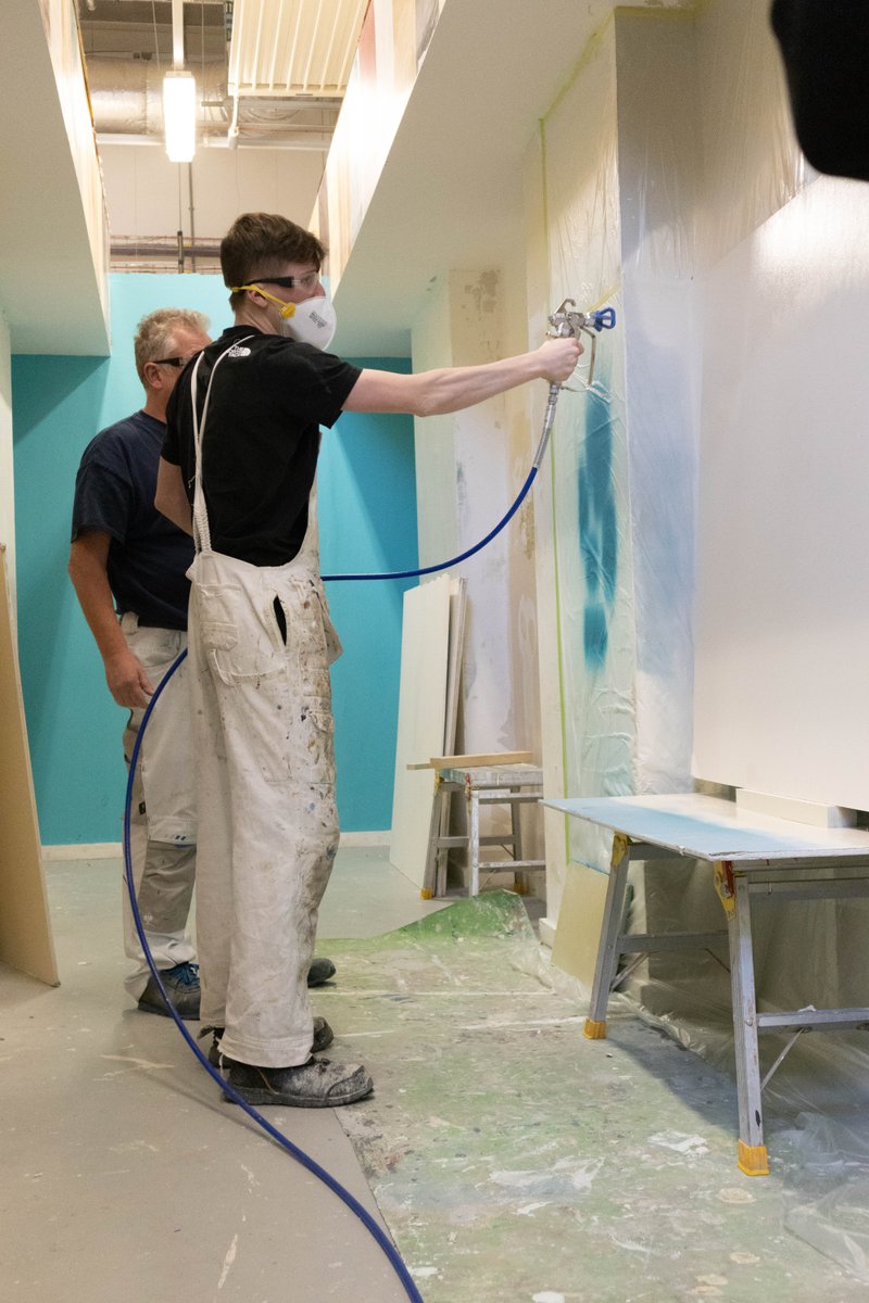 BoltonCollege's tweet image. During #NAW23 our Painting &amp;amp; Decorating apprentices were given a fantastic opportunity to be trained by Mark from @duluxacademy. Thank you Mark for developing their skills in HVLP spray painting in preparation for their end-point assessment. #Skills for life