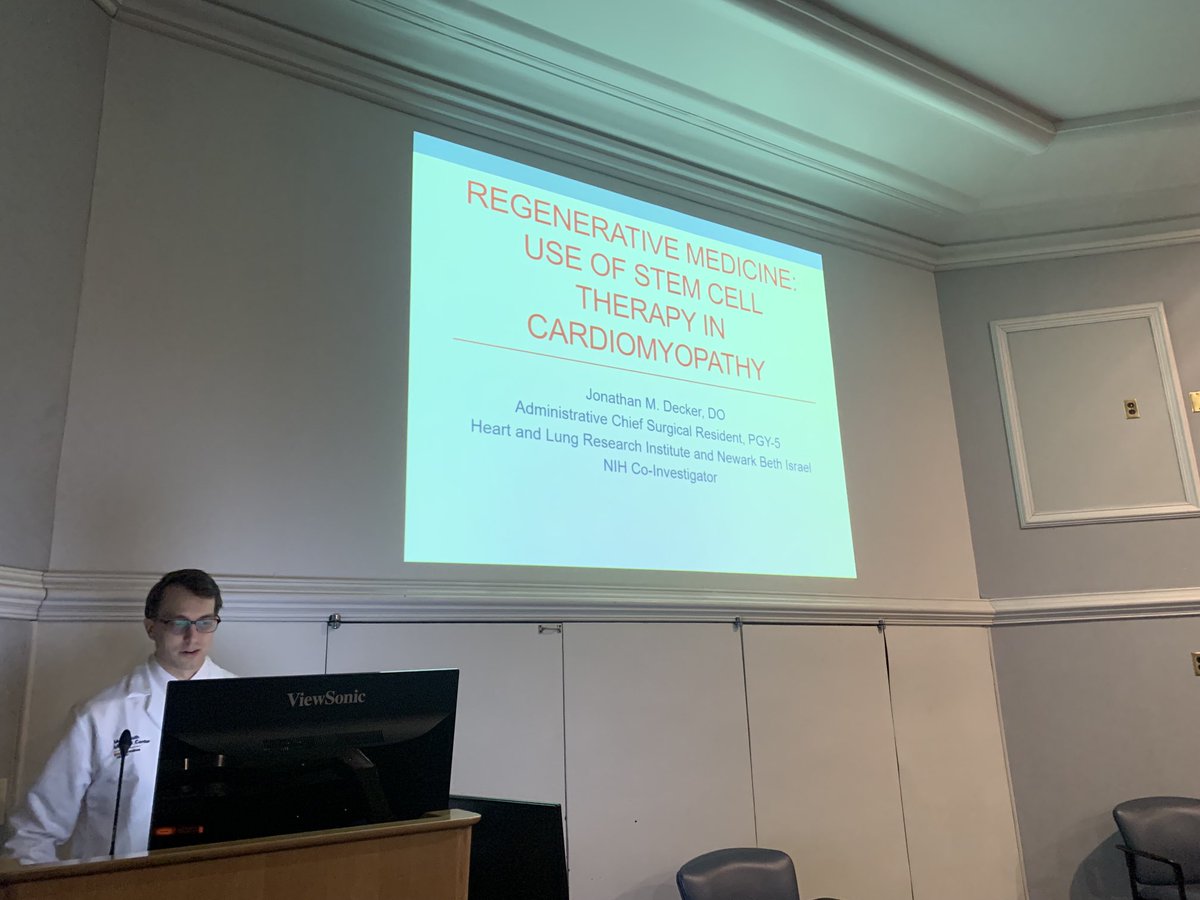 doleynik3's tweet photo. Chief Resident Dr Decker giving a great Grand Rounds! https://t.co/K3yoKxdc5n