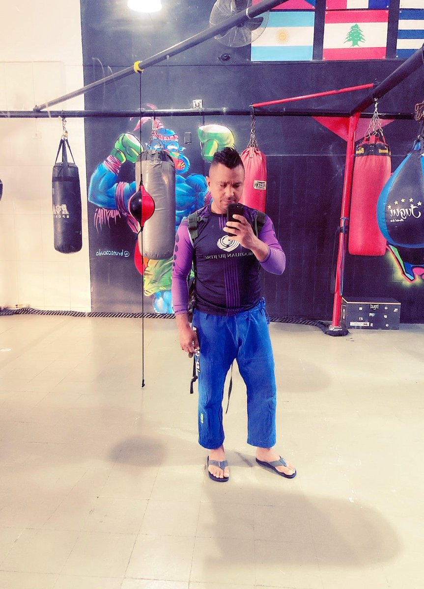 rick_d_santos's tweet photo. Bora que o carnal acabou !!!! (@ Equipe Hilton Santos de Boxe) https://t.co/Kx1wiEK01f https://t.co/DQyFzV8HXU