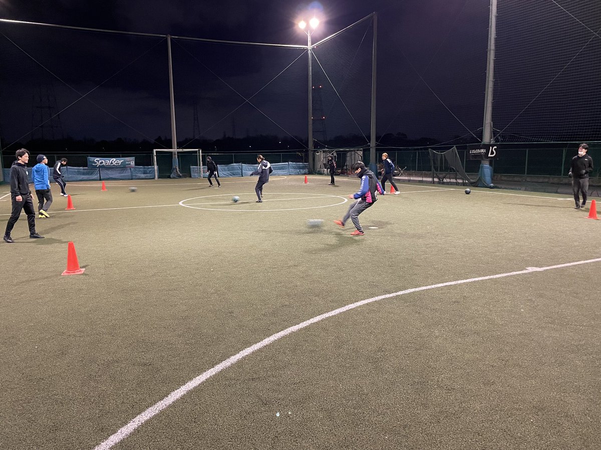 SpaerFootballA1's tweet photo. 2023/2/21(火)
《大人のサカスク》

ご参加頂いた皆様、ありがとうございました✨🙇‍♂️

次回の大人のサカスクは、
2月28日(火)20:30〜22:00、HIRO futsal field(枚方市大峰東町1-3768)にて開催致します🔥💪

参加者受付中です⚽️😊👍

#大人のサッカースクール
#大阪の大人のサッカースクール
#枚方市 https://t.co/ubXXoStrVh
