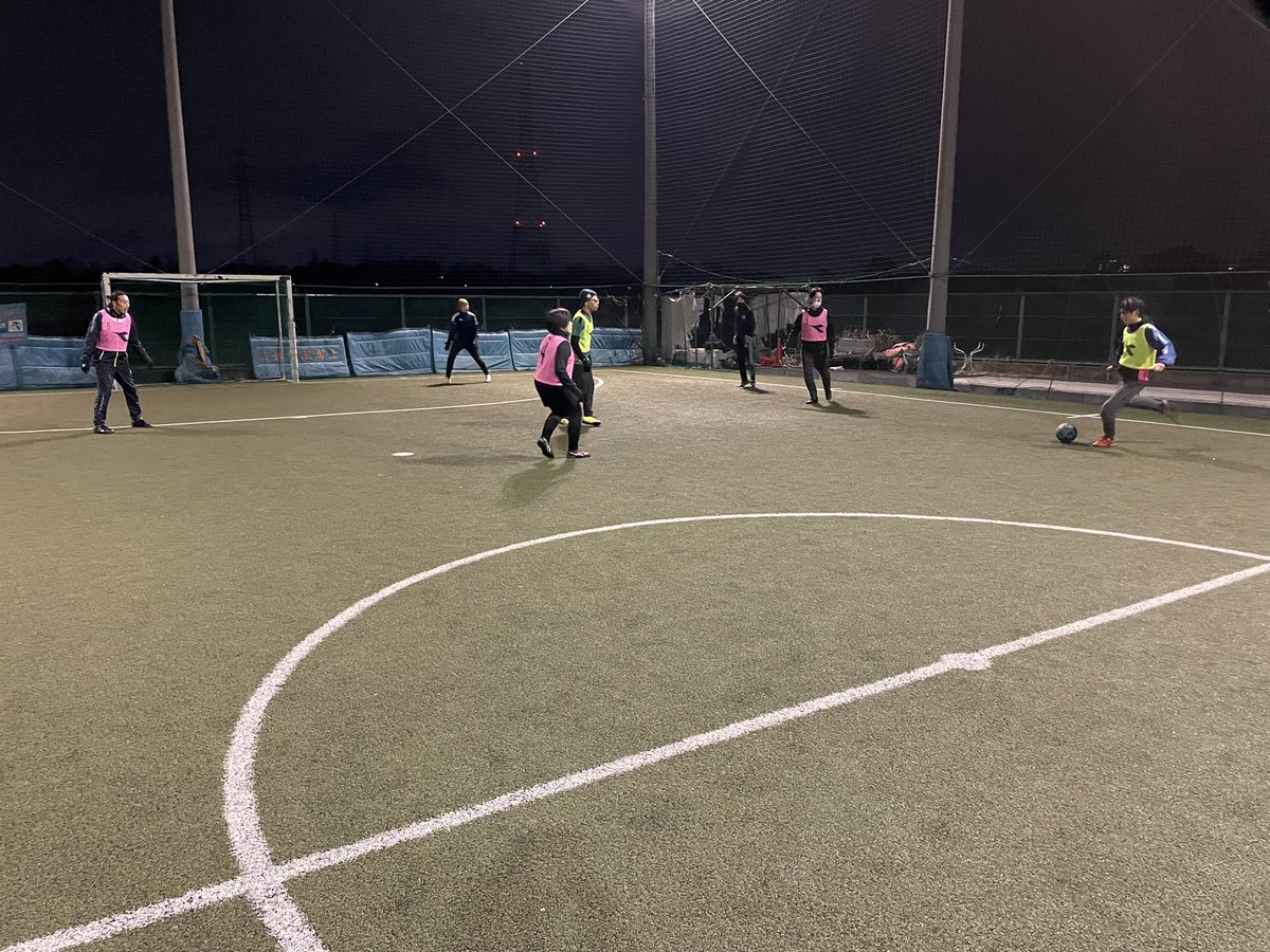 SpaerFootballA1's tweet photo. 2023/2/21(火)
《大人のサカスク》

ご参加頂いた皆様、ありがとうございました✨🙇‍♂️

次回の大人のサカスクは、
2月28日(火)20:30〜22:00、HIRO futsal field(枚方市大峰東町1-3768)にて開催致します🔥💪

参加者受付中です⚽️😊👍

#大人のサッカースクール
#大阪の大人のサッカースクール
#枚方市 https://t.co/ubXXoStrVh