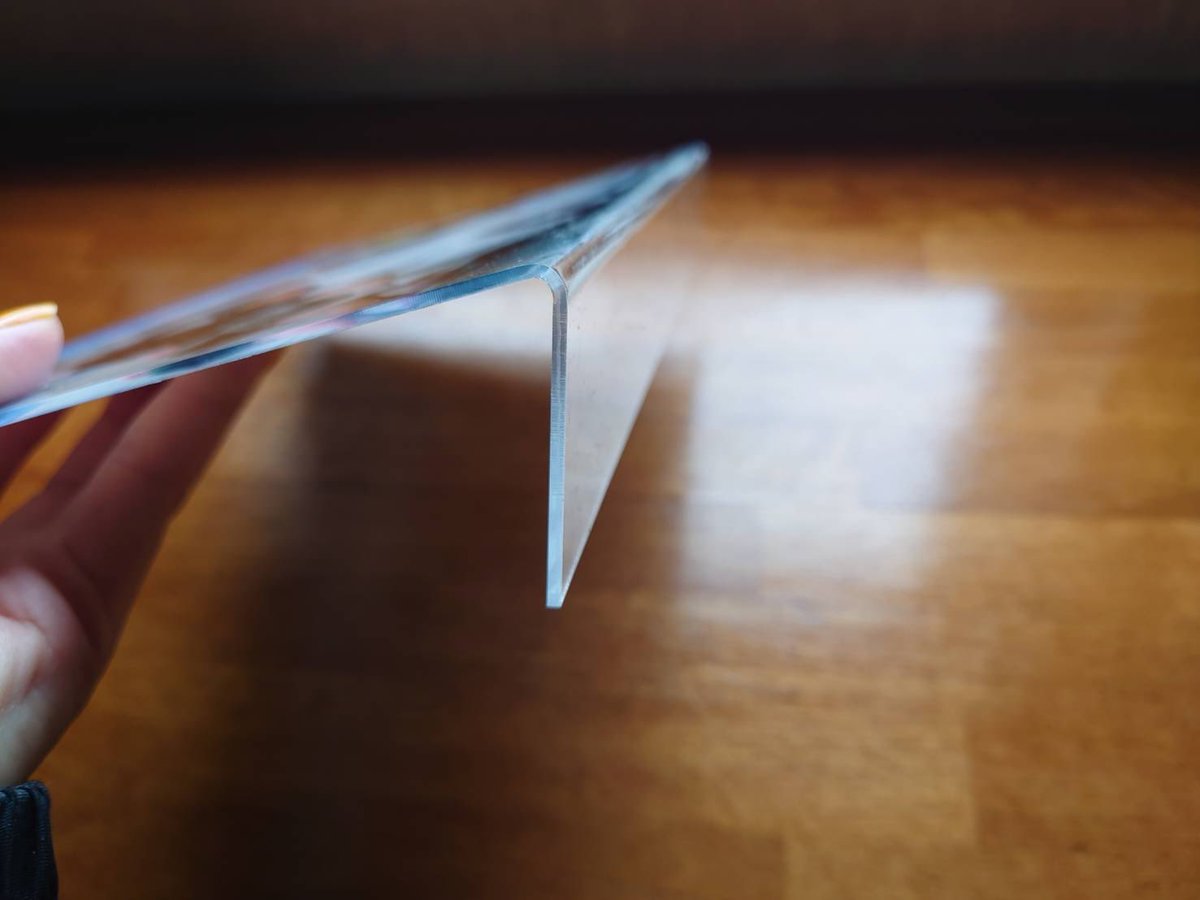 「アクリル加工」始めました💪
思い出の写真などを、カラーで印刷。
立てて飾れるよう、曲げ加工もできます。
サイズや金額はDMでお問い合わせください😃