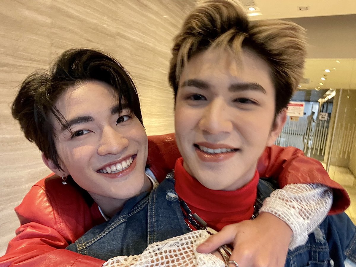 หน้าเบลอ หลัง…