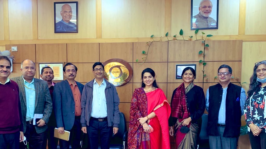 ShainaNC's tweet photo. With our @prasarbharati and @DDNational team in #Delhi , the people behind the show #Netri Mahila sansad aur unki kahaniya and #TheJourney , indian parliamentarians in conversation , do watch and give your feedback. @Mayank23Agrawal @DDNewsHindi @DDNewslive @ianuragthakur https://t.co/ysE3VPARx3