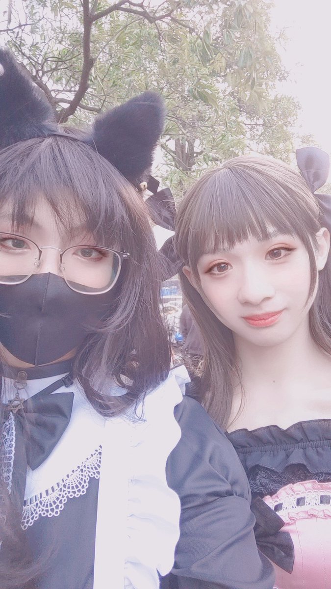 来几张合照吧~~
@xinerxinerxiner @Ruka_hanfu
还有嘉琪和偶遇的蔷薇大佬~~ https://t.co/SRJydWiGYc