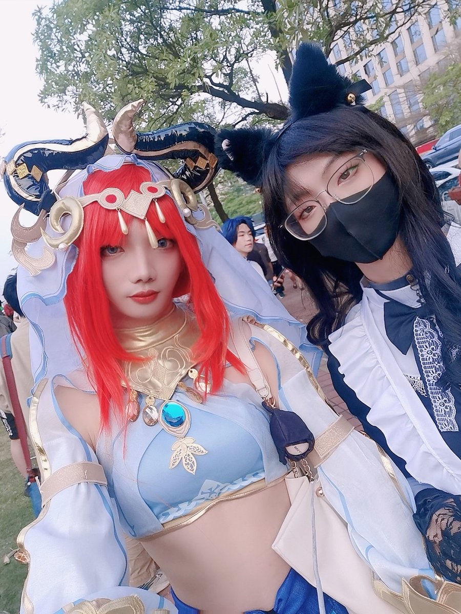 来几张合照吧~~
@xinerxinerxiner @Ruka_hanfu
还有嘉琪和偶遇的蔷薇大佬~~ https://t.co/SRJydWiGYc