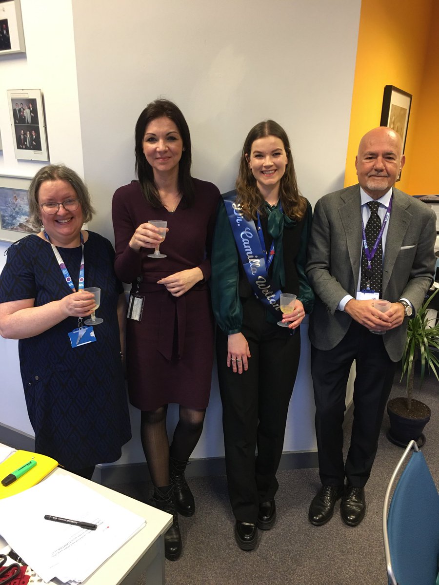 TriniMonteroM's tweet image. And there she is! A new Doctor with a great career ahead! 👩🔬
Congrats @mdavanwetton for completing your PhD. A big thanks to the examiners @EdelOToole & @MassimoPinzani ,and cosupervisos David Abraham and Mauro Perretti 🥂👏
@QMUL @LIDo_DTP
