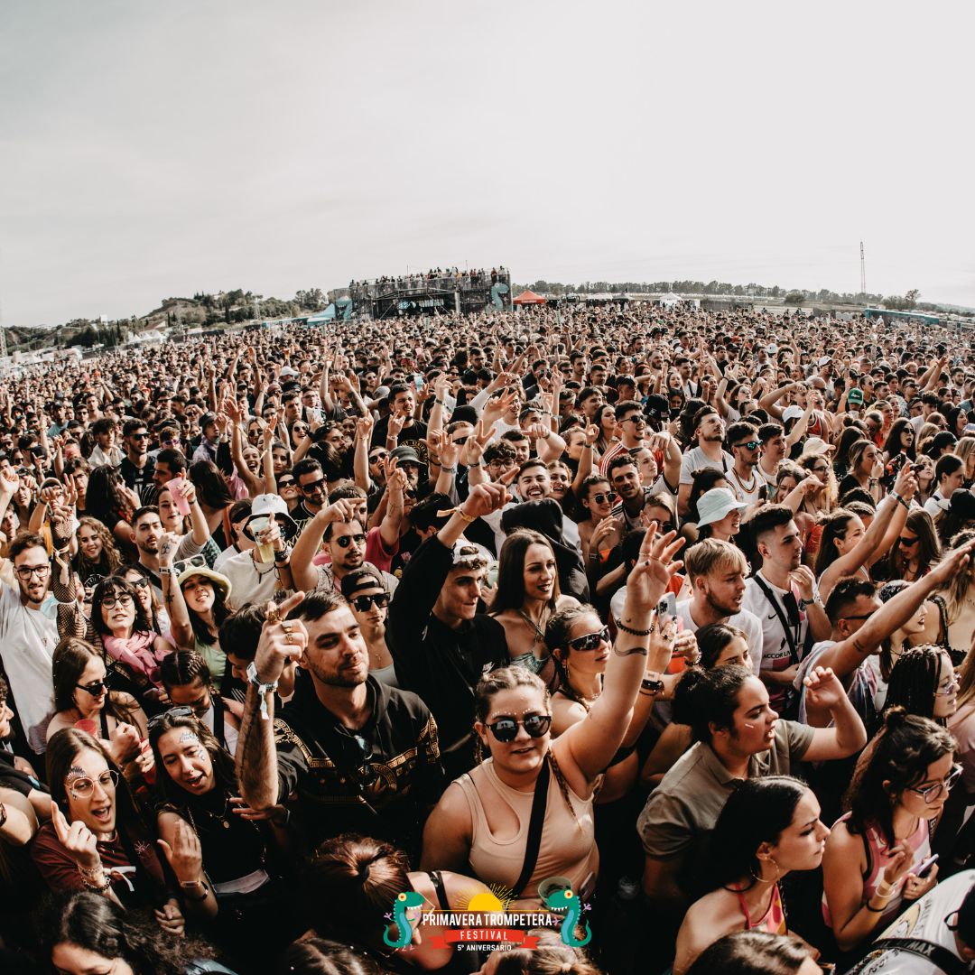 Primavera Trompetera (@primatrompefest) on Twitter photo ¿Eres más de noche🌙o de día 🌞? Sea como sea en <a href="/primatrompefest/">Primavera Trompetera</a> tenemos música #nonstop 🎸 ¿Te unes a la fiesta? Compra tus entradas aquí: primaveratrompeterafestival.com 😉 #festivalprimaveratrompetera2023 ¿Eres más de noche🌙o de día 🌞? Sea como sea en <a href="/primatrompefest/">Primavera Trompetera</a> tenemos música #nonstop 🎸 ¿Te unes a la fiesta? Compra tus entradas aquí: primaveratrompeterafestival.com 😉 #festivalprimaveratrompetera2023