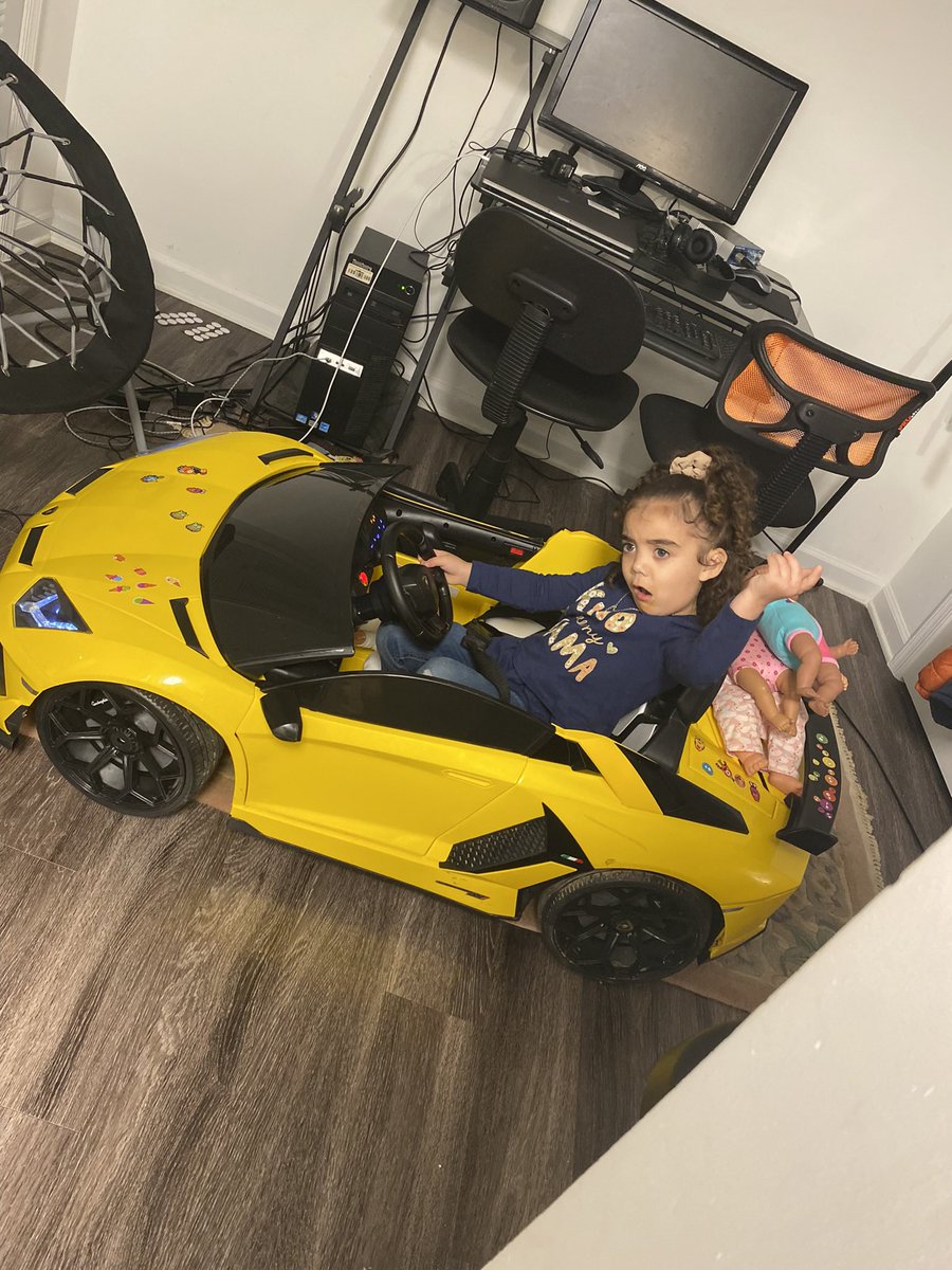 Sward___'s tweet photo. MY BABY IS 4 TODAY!! HAPPY BIRTHDAY STINKY I CANT WAIT TO SEE U😭😍❤️ https://t.co/nZpLz0gNy3