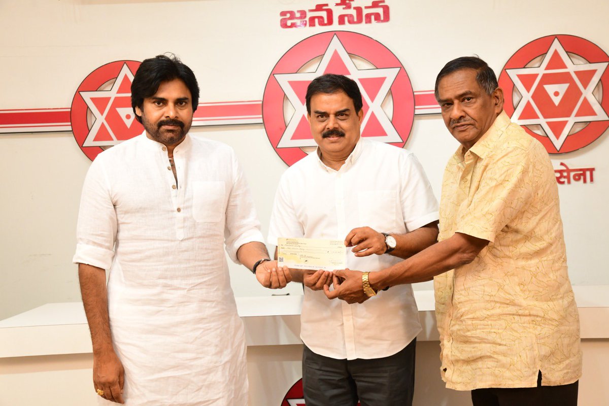MyforceMahesh's tweet image. క్రియాశీలక కార్యకర్తల బీమా నిమిత్తం రూ.కోటి విరాళం అందజేసిన శ్రీ @PawanKalyan గారు #jspactivemembership #JSPMembershipPhase3