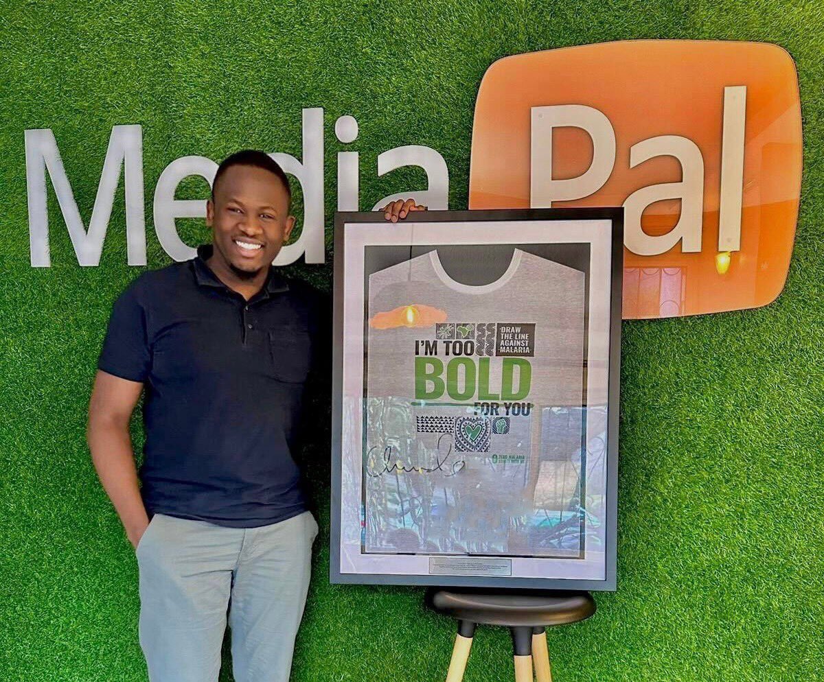 MauriceJumah's tweet photo. Thank you 😊 Chimamanda Ngozi Adichie, a renowned author and storyteller, for personally signing the accolade to acknowledge MediaPal’s support of the #DrawTheLineAgainstMalaria campaign. https://t.co/ibjHTvH5OW