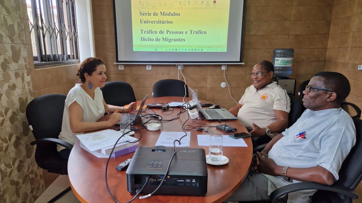 Adapting UNODC modules on #TraffickinginPersons and #SmugglingofMigrants to the reality in #Mozambique  – that's what @UNODC is doing as part of its project that targets the Mozambican tertiary education sector, generously supported by the @ruleoflawcentre 🎓