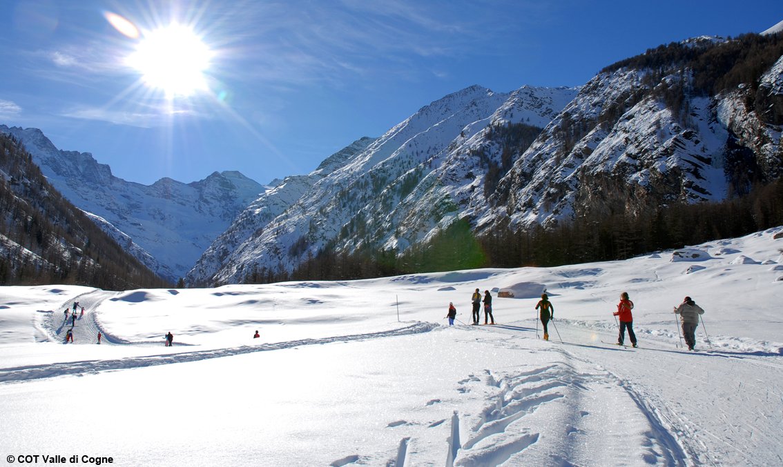 TurismoItaliaNw's tweet photo. Valle d’Aosta: Cogne in versione ancora invernale è decisamente seducente, un borgo pittoresco in una natura incontaminata
Leggi la notizia https://t.co/RTgzJHwiHG
#cogne #valledaosta #alpinepearls #cogneturismo @Valle_dAosta @VisitCogne @ABCPRConsulting #turismoitalianews https://t.co/NwRnNonV6i