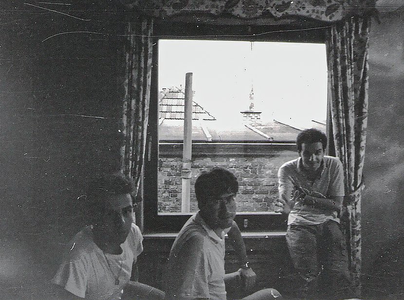 BrianFeboconti's tweet photo. Phil, Ted e Bob, in viaggio verso Londra, fanno tappa a Hannuit/St. Truiden, in Beliggio (terra ricca 'e pomdore) il 4 agosto 1984.
Foto di Pikkola Ketti Rodiatoce. https://t.co/78CjKy4e3K