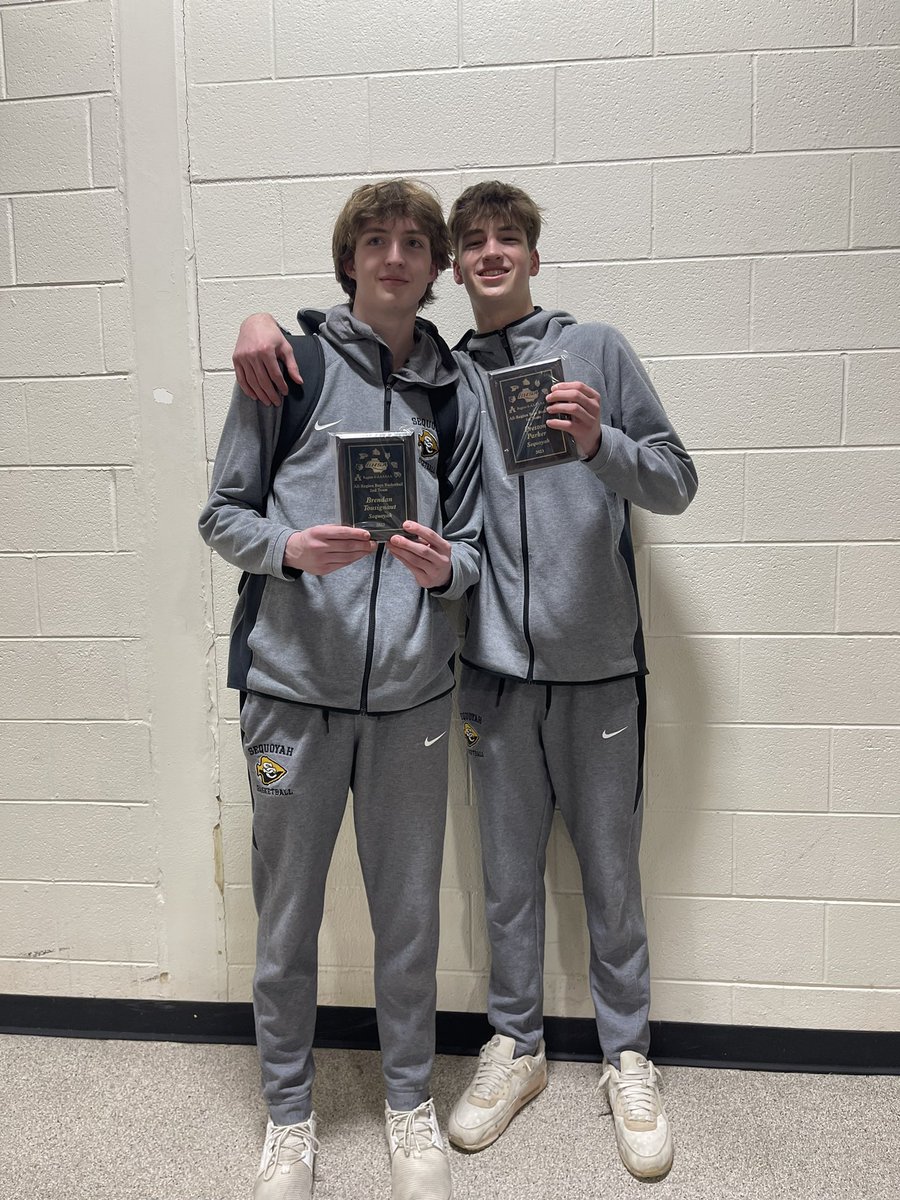 These guys ready to go get after em. The hays in the barn at The Flat. <a href="/OfficialGHSA/">GHSA</a> State tourney First round gets underway as <a href="/SequoyahHoops/">Sequoyah Chiefs Basketball 🏀</a> takes on South Paulding at their house 
6:30 is TipOff. <a href="/tysondarby3/">tyson darby</a> <a href="/Prestonparker26/">Preston Parker</a> <a href="/BrendanTous/">Brendan Tousignaut</a> #pistolP #superman #glueguy