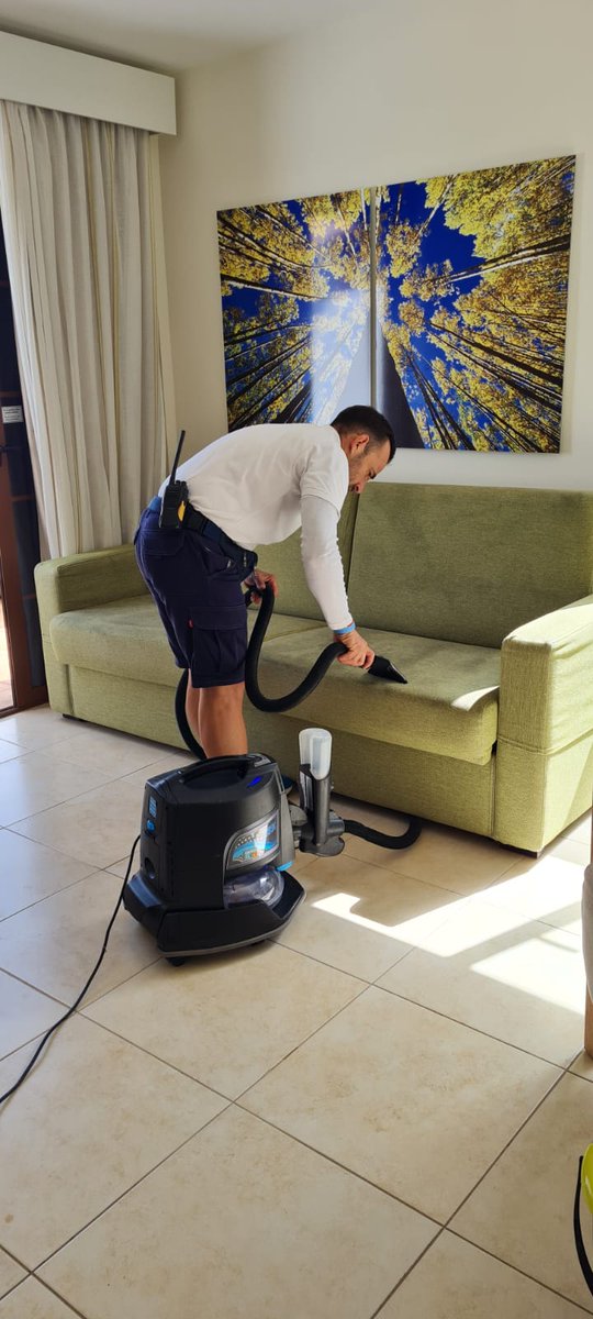 #microtraining con José, nuestro nuevo valet. #RoyalTenerifeCountryClub <a href="/Marialuisagarec/">Maria Luisa GA</a> @TaniaSanxenxo  <a href="/DeliaHe34898005/">Delia Hernandez</a>  <a href="/Laura_RCTF/">Laura_RC</a>  <a href="/Oscar3637483977/">Óscar Socas</a>  <a href="/NoemiSeco_12/">Noemi Seco</a>  <a href="/JuanjoTenerif/">Juanjo</a> <a href="/SoniaMerayo/">Sonia Merayo</a> <a href="/Amorgreeneyes/">MerlynAmor</a>