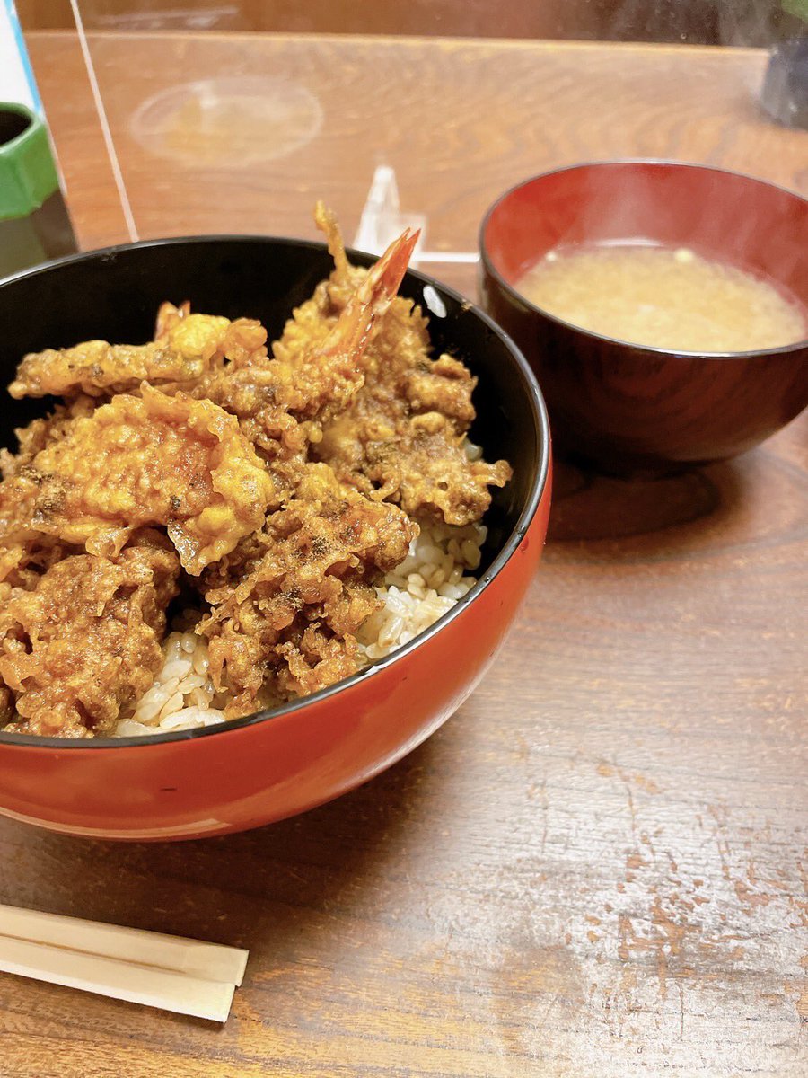 KOTOGOURMET's tweet photo. 🏠店名: 膳処天ぷら片山
🏣住所: 江東区平野1-14-2

清澄通り沿いの39年続くお店👏

深川飯、天ぷら等メニューも豊富。
今回は天丼を頂きましたが、魚介も歯応えあり、たれも最高です🍤

大将・女将さんも気さくでそこも魅力的です☺️

map☞ https://t.co/kw2w9Gljbl
#膳処天ぷら片山
#天ぷら
#江東区 https://t.co/pOSIHRGt1N