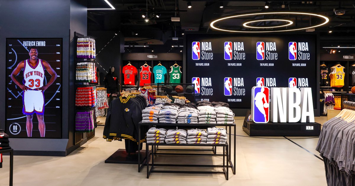 CreativeTechnol's tweet photo. Collaborating with @lids and Agilitรฉ once again, Creative Technologyโs #SystemsIntegration team has successfully installed permanent #display and #audio solutions into two further @NBA stores in Berlin and Paris. #Installation #Retail #CreativeWithTechnology https://t.co/3bMN0Gm5tu
