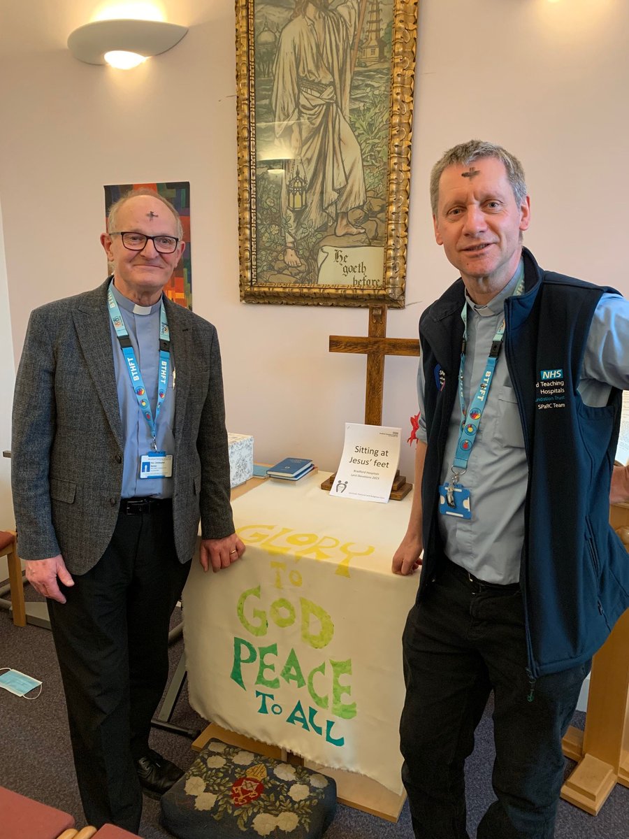 BTHFT's tweet photo. Thank you to the Rev Steve Lees from our @bthftSPaRCTeam for leading today's #AshWednesday service of #Ashing, assisted by Bank @bthftSPaRCTeam practitioner, Rev Chris Barnes.
It was lovely to see so many colleagues attending.
#Lent2023 #fasting #Christians #prayer https://t.co/fxgTTPpRXd