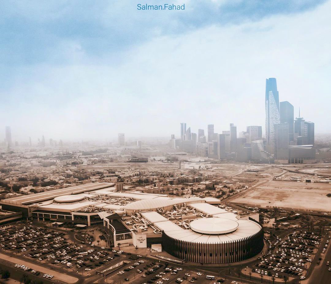 ثلاثة قرون .. #يوم_التاسيس 
كفاح الأجداد و وهمة الأحفاد 🇸🇦🤍
•
#السعودية_العظمى