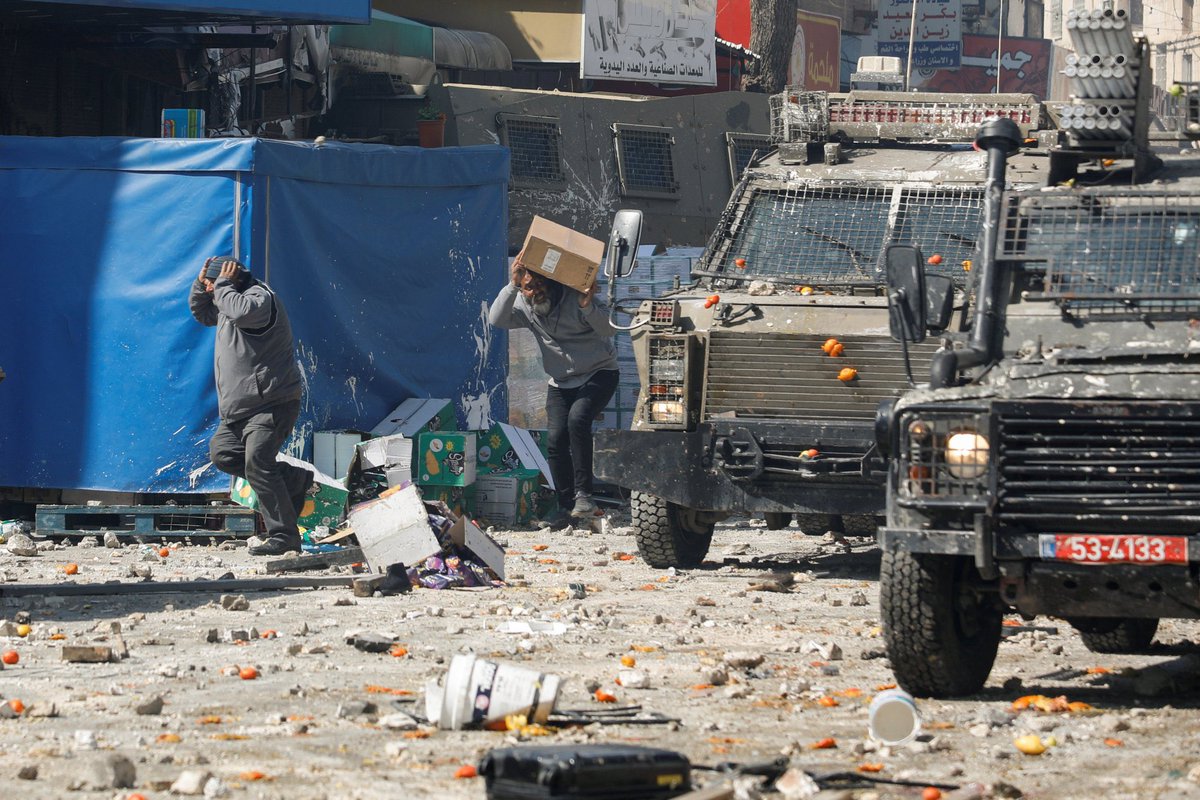 CJPME's tweet photo. ❗️ MASSACRE in the city of Nablus in the occupied West Bank, when Israeli forces invaded the crowded city centre &amp; market, firing indiscriminately in all directions. 10 people reported killed, including two elderly and a child, and 100+ injured by live ammunition and tear gas. https://t.co/e6q2T2UAu8