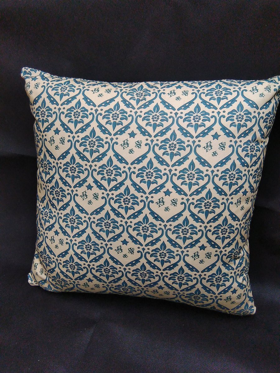 CraigHughes123's tweet photo. Less than a week to go!
Would you like to get hold of your very own 18 inch Howard scatter cushion (Green) worth £46 ? Well now you can!
Simple FOLLOW, like and retweet to be in with a chance of winning #Competition winner chosen at random 28th Feb https://t.co/zHFvOuEGJ8