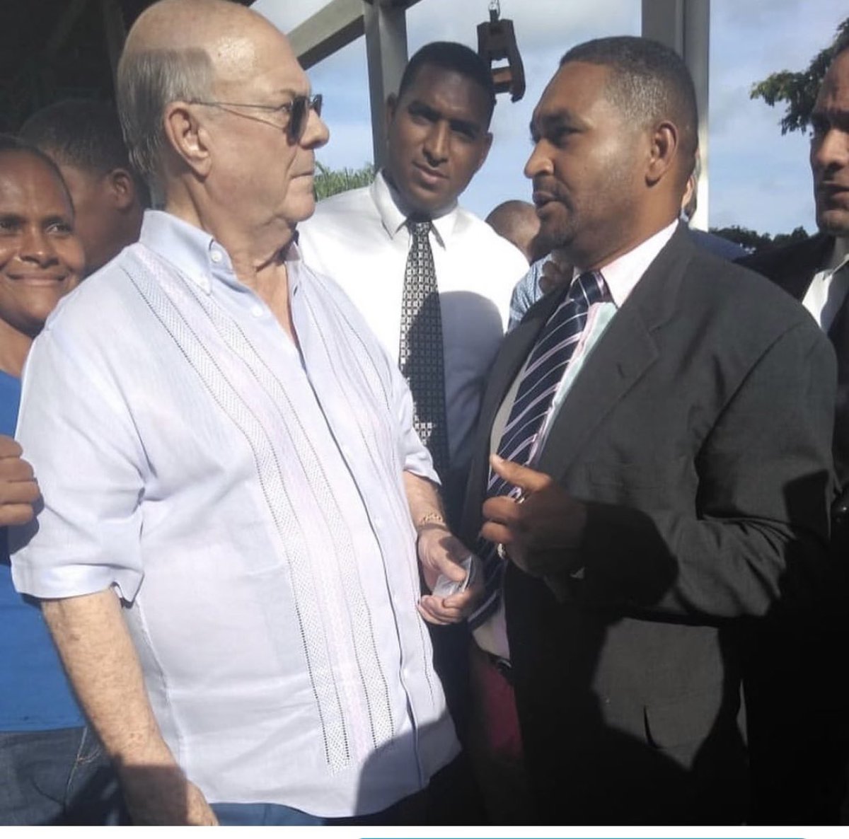 nandomart22's tweet photo. Muchas felicidades en su cumpleaños presidente @llegopapa https://t.co/f0CuEJ96My