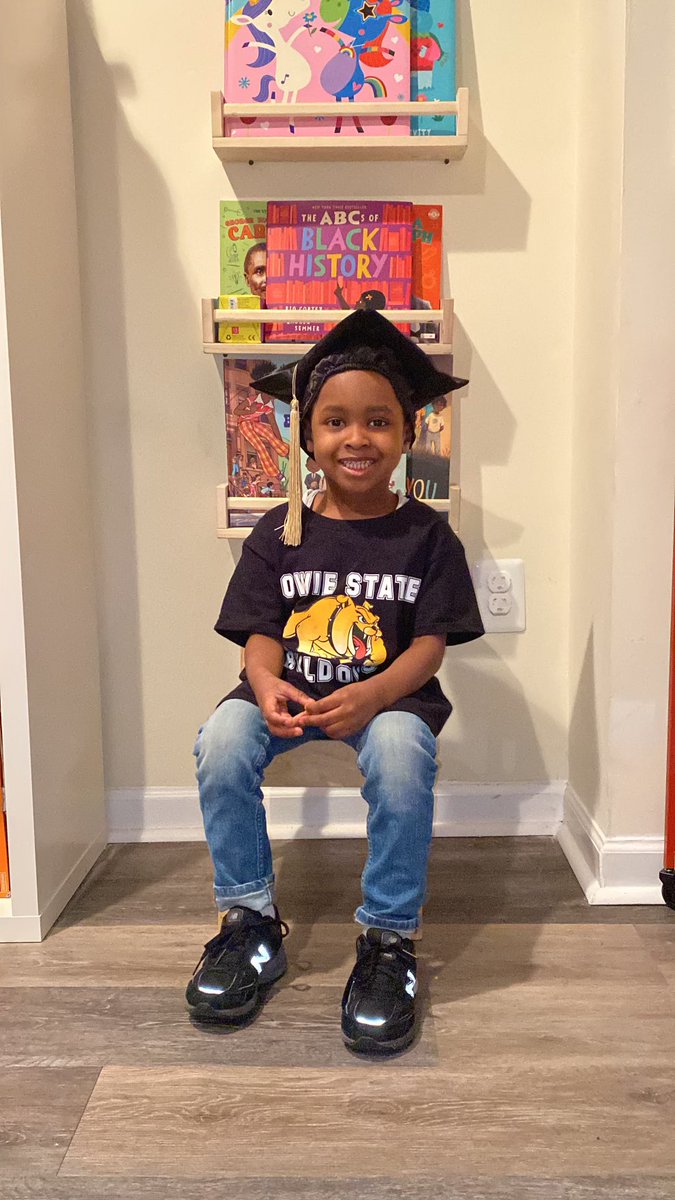 Itsmorethanmath's tweet image. “My name is Antonio and my future is HBCU!”

My almost kindergartner reppin Mommy’s alma mater 👩🏾‍🎓 
 
@BowieState 
#itsmorethanmath