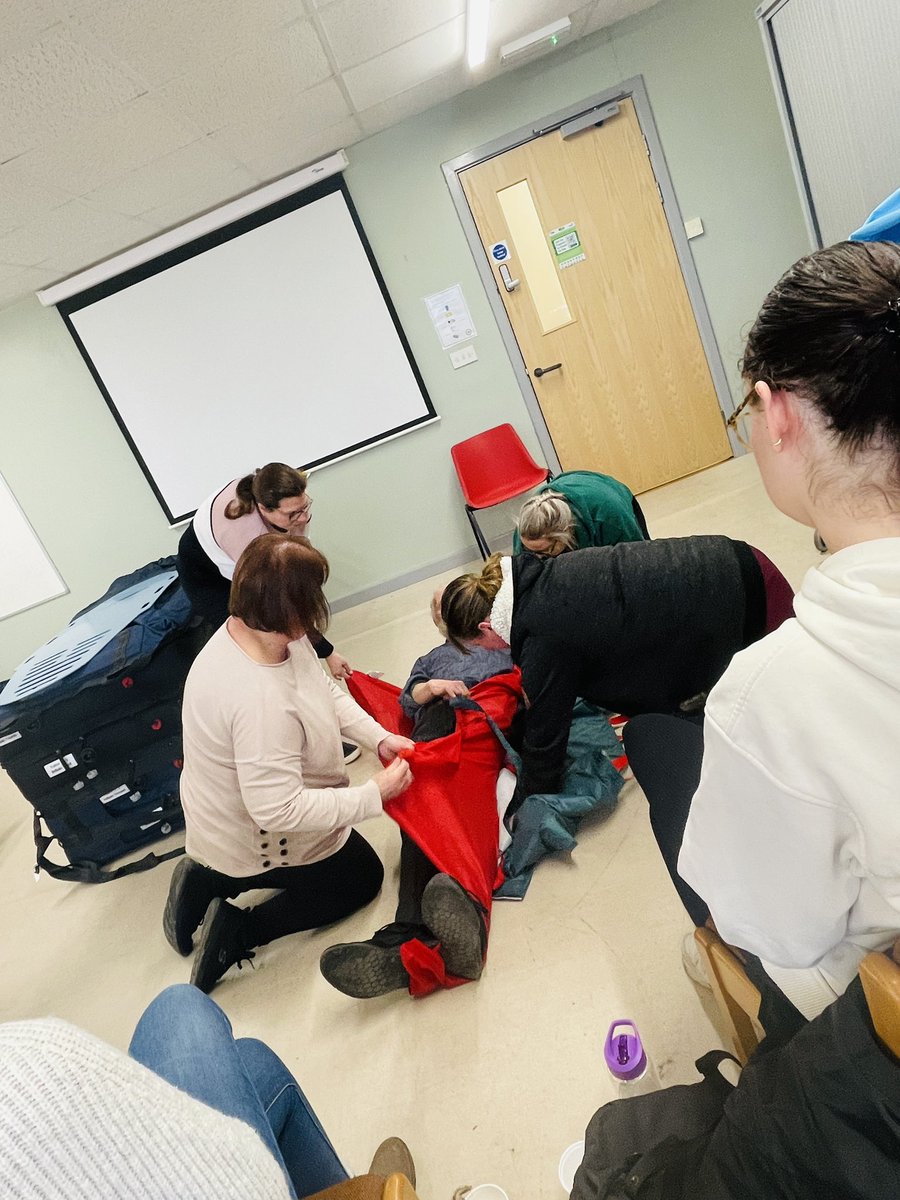 jaja_payops's tweet photo. FoC: Falls - Manual Handling with Simon! Hoverjack time 😄 Thank you for attending our FGH session 🌟🌟🌟 #foc #2chairstechnique #slidesheet #manualhandling #hoverjack #fgh @andrewthomp369 @emmafitton74 @Mr_Bike_Innit https://t.co/iaKCb6JiVC