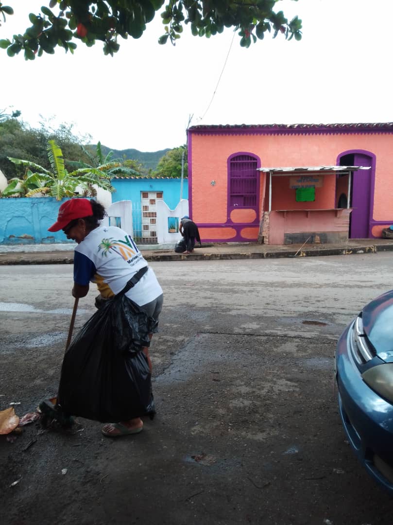 municipio_diaz's tweet photo. Luego de una temporada de carnaval de mucho éxito para turistas y residentes, nuestras cuadrillas realizan su trabajo de limpieza y saneamiento ambiental en Las Barrancas
#CarnavalesFelices2023
#RetornoFeliz
@PSUV_NE @hugbelpsuv @Minturvzla @dcabellor @NicolasMaduro https://t.co/ADkOPb4uAL