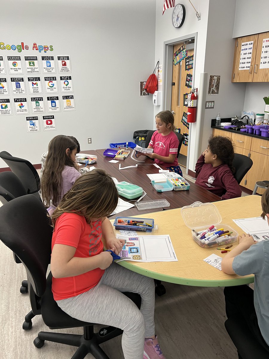 MrsKCutler's tweet photo. 2nd grade learned about inventor, computer scientist, and engineer Mark Dean. Then they made their own paper computers laptops (adorable!) after reviewing its parts. #DStheRealDeal @dealschool #teched #blackhistory https://t.co/j6FguL72g1