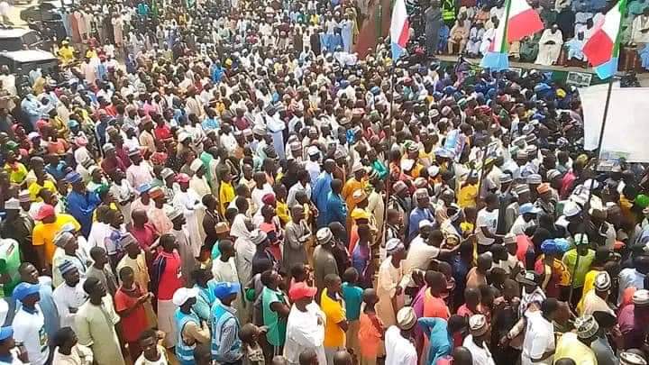 Husainibaballe1's tweet photo. Today, we have concluded our Local Government Campaigns with a visit to #Nguru We have delivered our message. We are grateful to the people for trooping to listen to us.
Thank you #Nguru
Thank you #Yobe
@SPNigeria @DrAhmadLawan https://t.co/2fOiY5DcR5