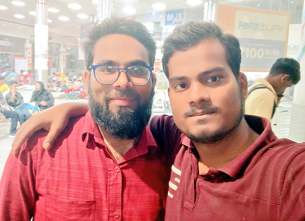 armanjour's tweet photo. "इन उलझनों भरी जिंदगी में तेरा आना 
वो बचपन का जमाना याद आ गया"

कालेज के दिनों का साथी मेरा सबसे अच्छा दोस्त हफीज से मिल कर दिल को बहुत सुकून मिला। फिर मिलेंगे बहुत जल्द @hafeezurrahman1 https://t.co/LocXmmxs3H