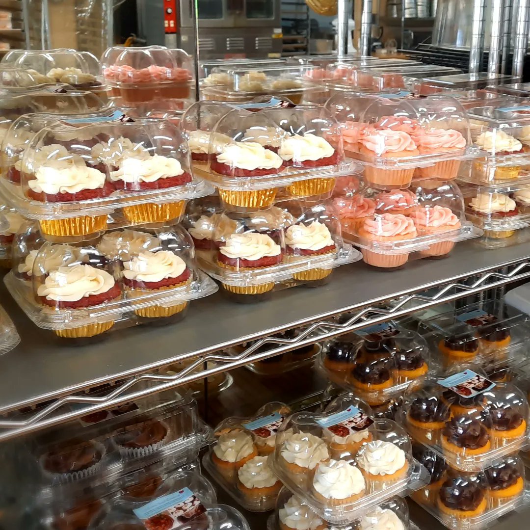 TwoSisters02's tweet photo. #cupcakes #cookies #desserts #sweets #sisters #dfwbakery https://t.co/dAgyNiqekR