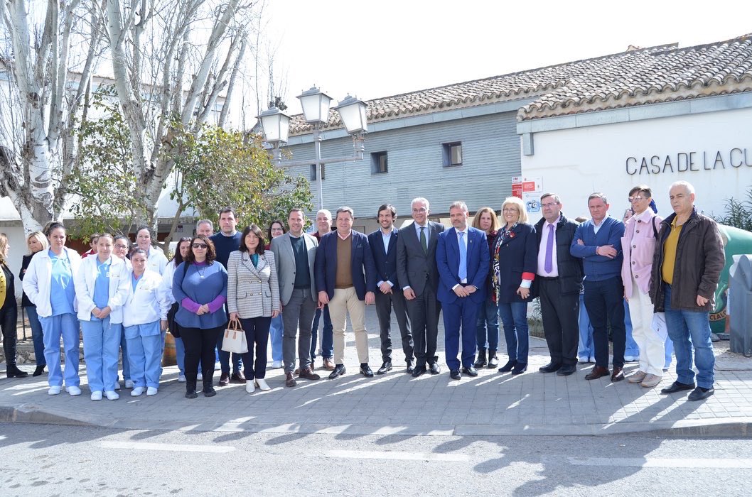 carlosizqtorres's tweet photo. Enhorabuena a #misecam por el compromiso con sus mayores con el programa Cuídame.
Este Programa también ayuda al empleo, fijar población, reequilibrio territorial, cohesión social …
Nunca hubo tanto compromiso de @AdmonLocalCM con los municipios.
#MadridConLosMunicipios https://t.co/eHAkd7JtDy