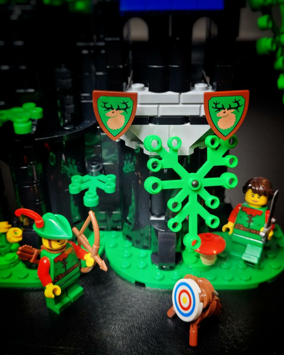 AllenAfol's tweet photo. Forest Hideout GWP!
This just takes me back to my childhood forestmen sets, and is an awesome little build.
Makes me want to start a petition to bring back a full forestmen range!
When do we want it, now...
#foresthideout #gwp #lego #afol #allenafol #legopic #legophotography https://t.co/N44VNjP3a8