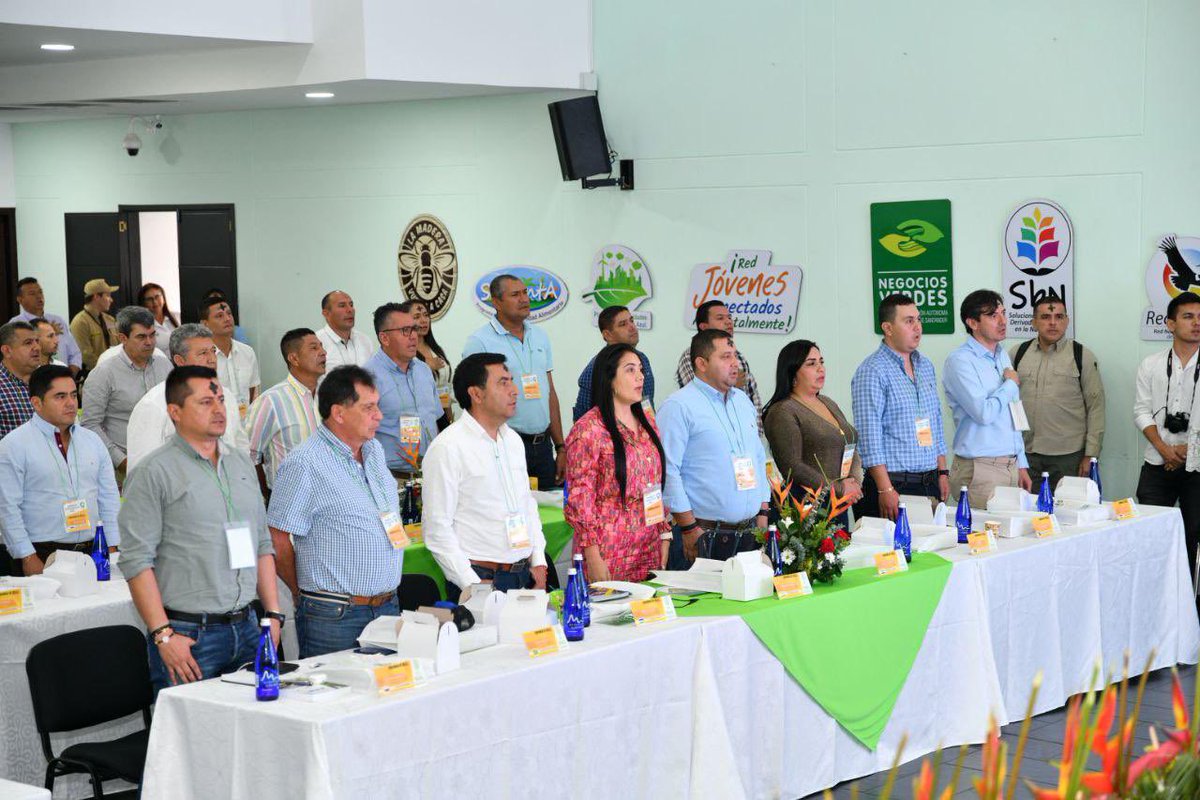 MAguilarHurtado's tweet photo. En Asamblea Corporativa de la @CAS_SANTANDER, elegimos a los nuevos miembros del Consejo Directivo 2023. Felicitamos a los mandatarios de #Coromoro Carlos Augusto Martinez, #Guavatá @AngelicaQuitia2, #Macaravita Ivan Dario Vázquez y #Suaita @Javierch88. https://t.co/KtMcZ2biks
