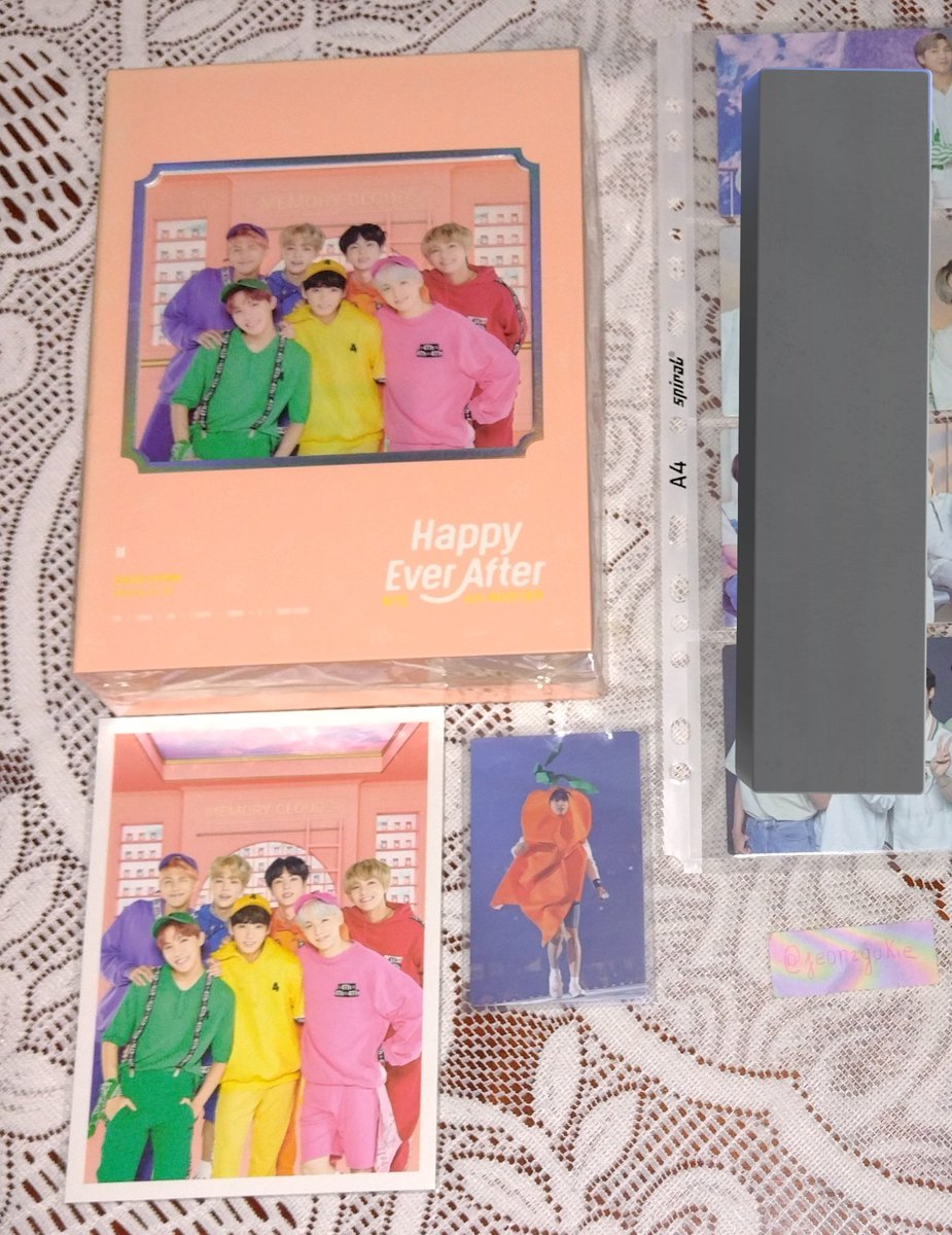 jeonzgukie's tweet photo. 🌼VENDO🌼

- DVD 4TH Muster COMPLETO photocard do Jungkook
- R$800 
- Frete módico INCLUSO
• Pagamento  IMEDIATO por pix, picpay, transferência ou mercado pago (com taxas). https://t.co/FZUmWREhvf