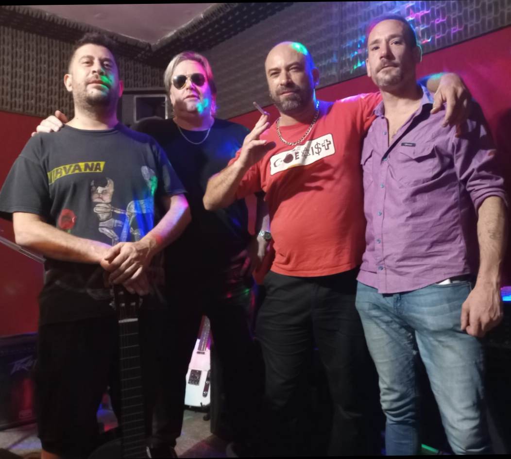 Los Ultimos Honestos: Nueva incorporacion de Atm Producciones.

Contrataciones: 1123159204